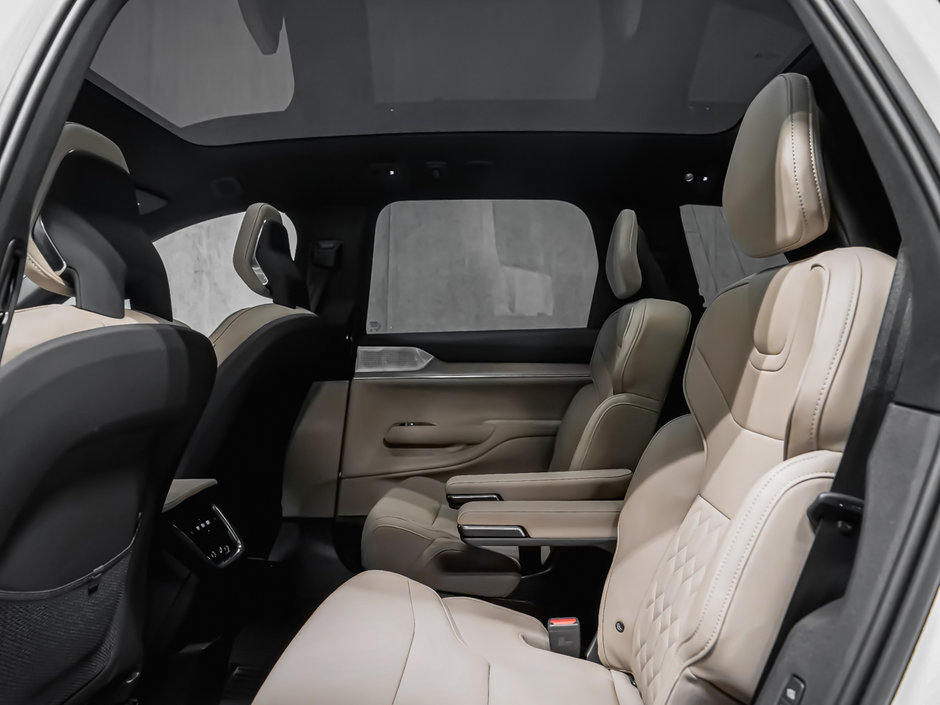 2025 Volvo EX90 Ultra 6-Passenger-65
