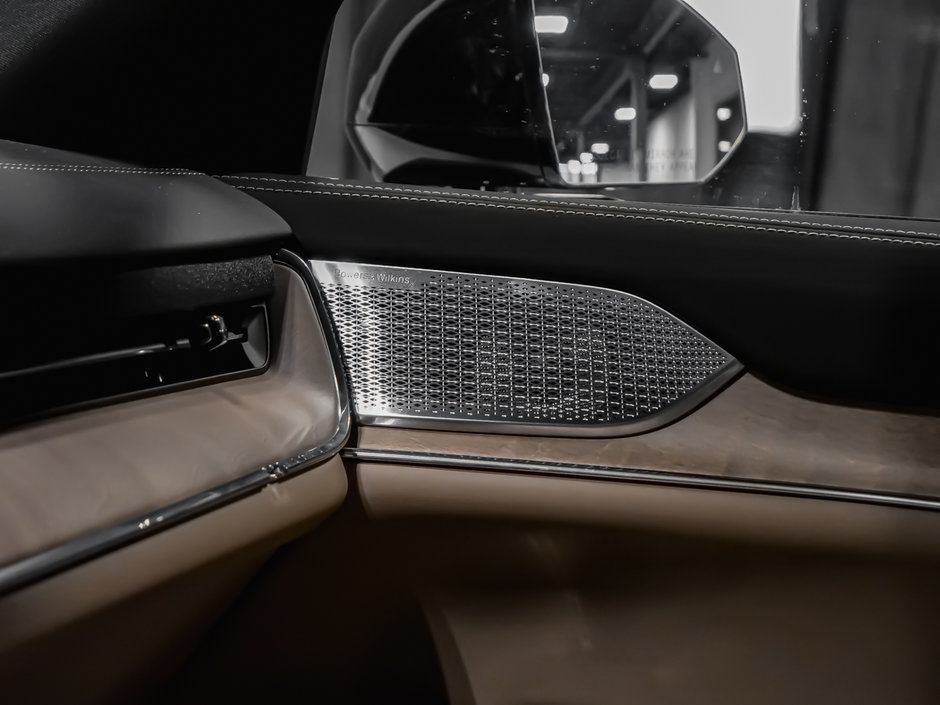2025 Volvo EX90 Ultra 6-Passenger-41