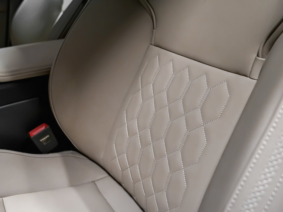 2025 Volvo EX90 Ultra 6-Passenger-48