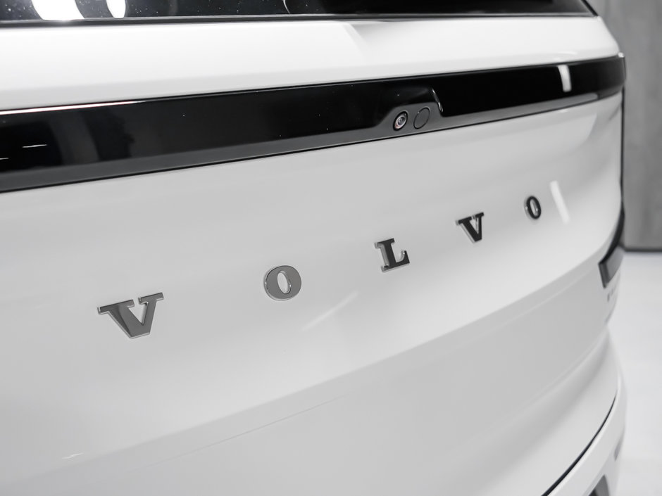 2025 Volvo EX90 Ultra 6-Passenger-10