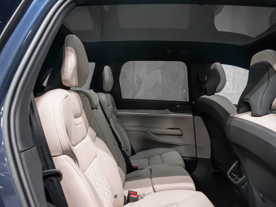 2025 Volvo EX90 Plus 7-Passenger-26