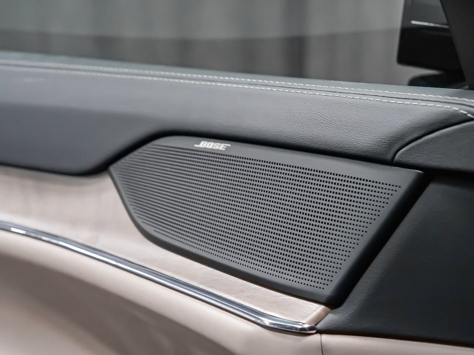 2025 Volvo EX90 Plus 7-Passenger-16