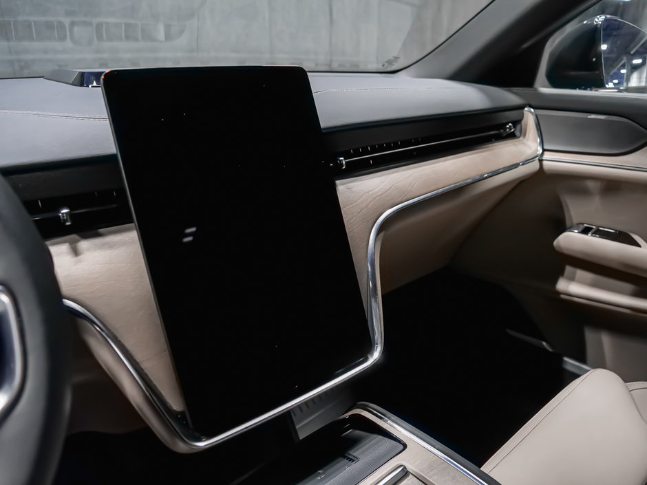2025 Volvo EX90 Plus 7-Passenger-19