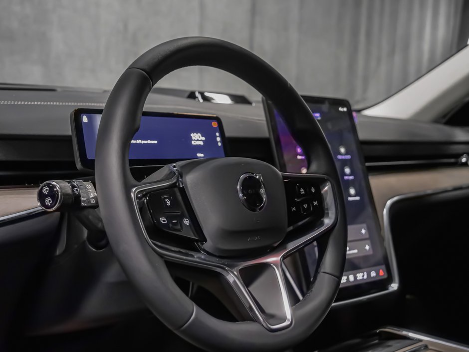 2025 Volvo EX90 Plus 7-Passenger-17