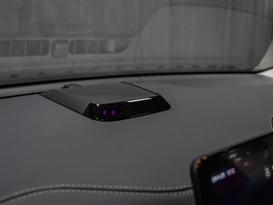 2025 Volvo EX90 Plus 7-Passenger-21