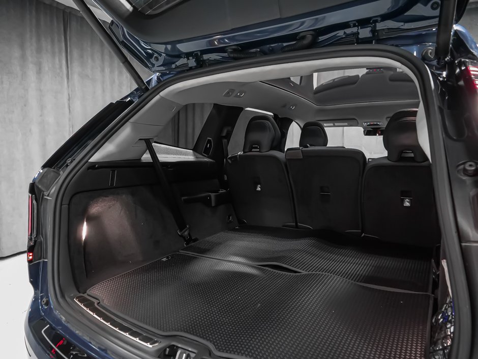 2025 Volvo EX90 Plus 7-Passenger-12