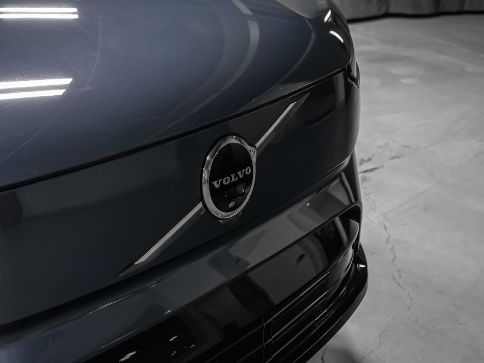 2025 Volvo EX90 Plus 7-Passenger-25