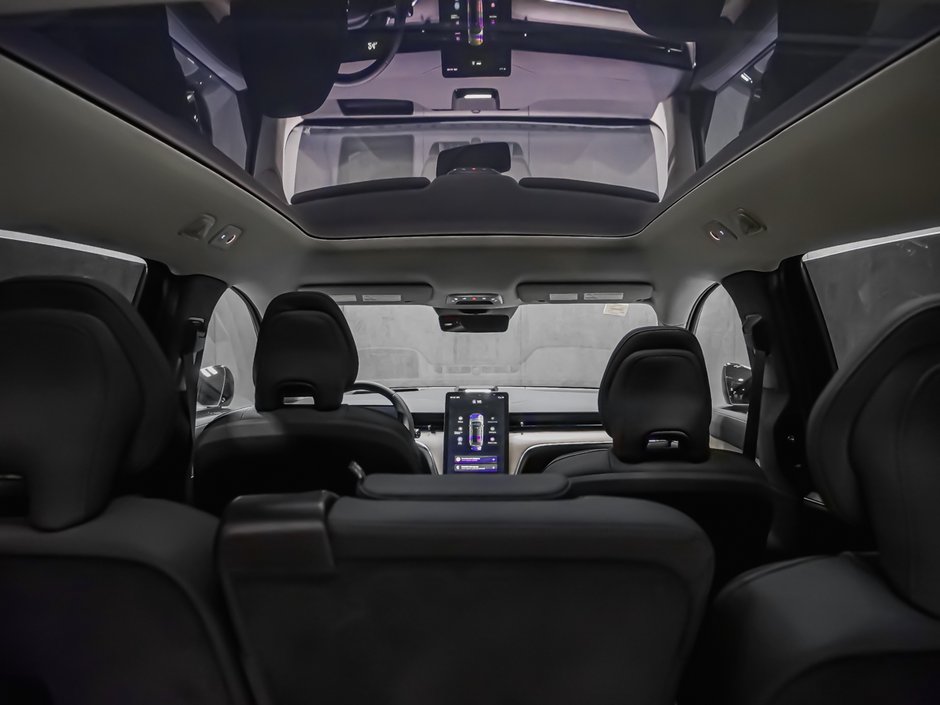 2025 Volvo EX90 Plus 7-Passenger-14