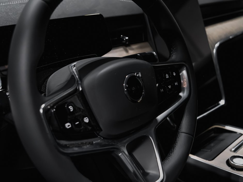 Volvo EX90 Ultra 7-Passenger 2025-11