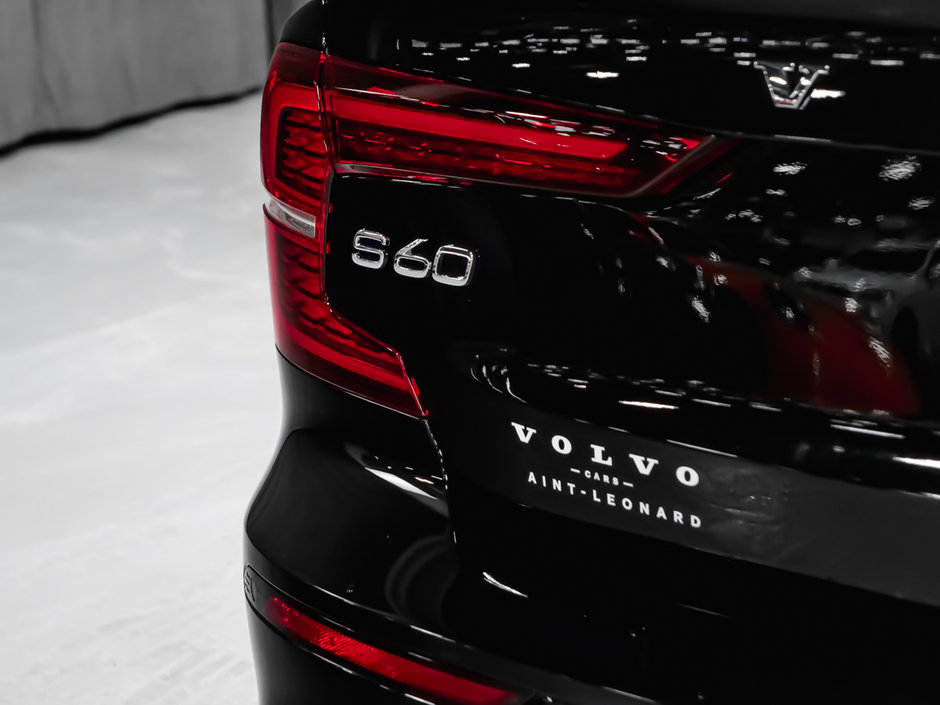 Volvo S60 Plug-In Hybrid Core Dark 2025-9