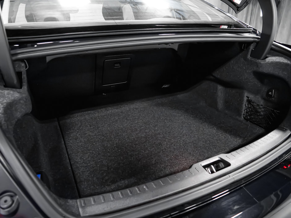 Volvo S60 Plug-In Hybrid Core Dark 2025-11