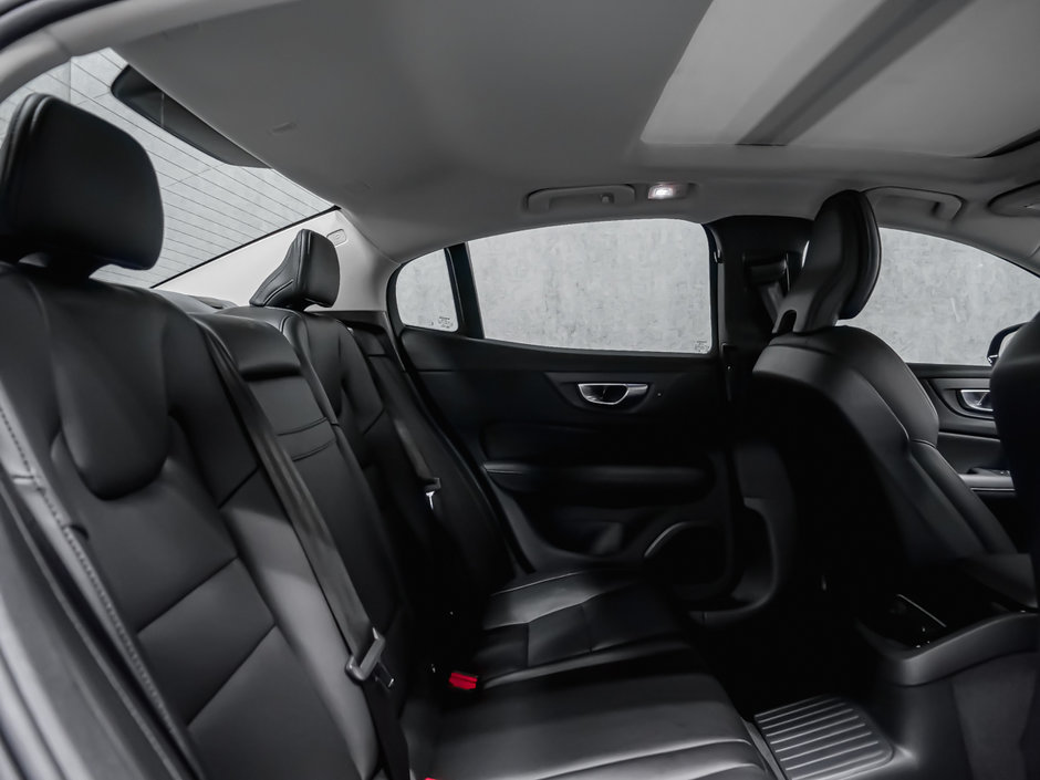 Volvo S60 Plug-In Hybrid Core Dark 2025-18