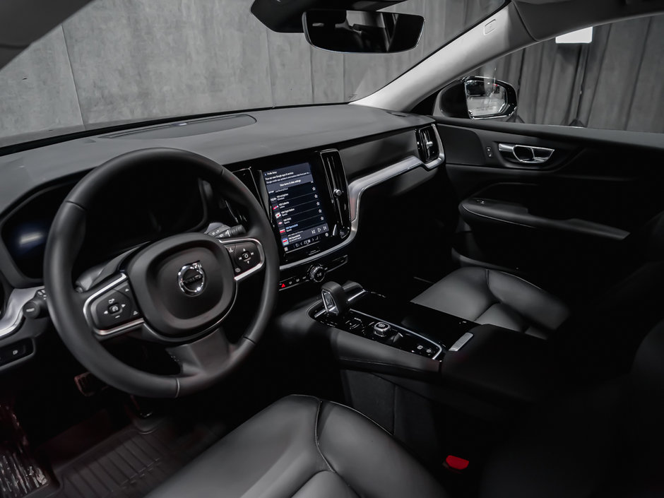 Volvo S60 Plug-In Hybrid Core Dark 2025-12