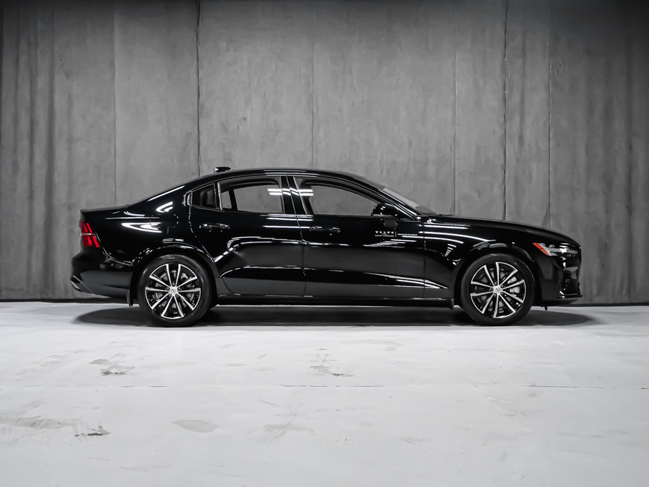 Volvo S60 Plug-In Hybrid Core Dark 2025-3