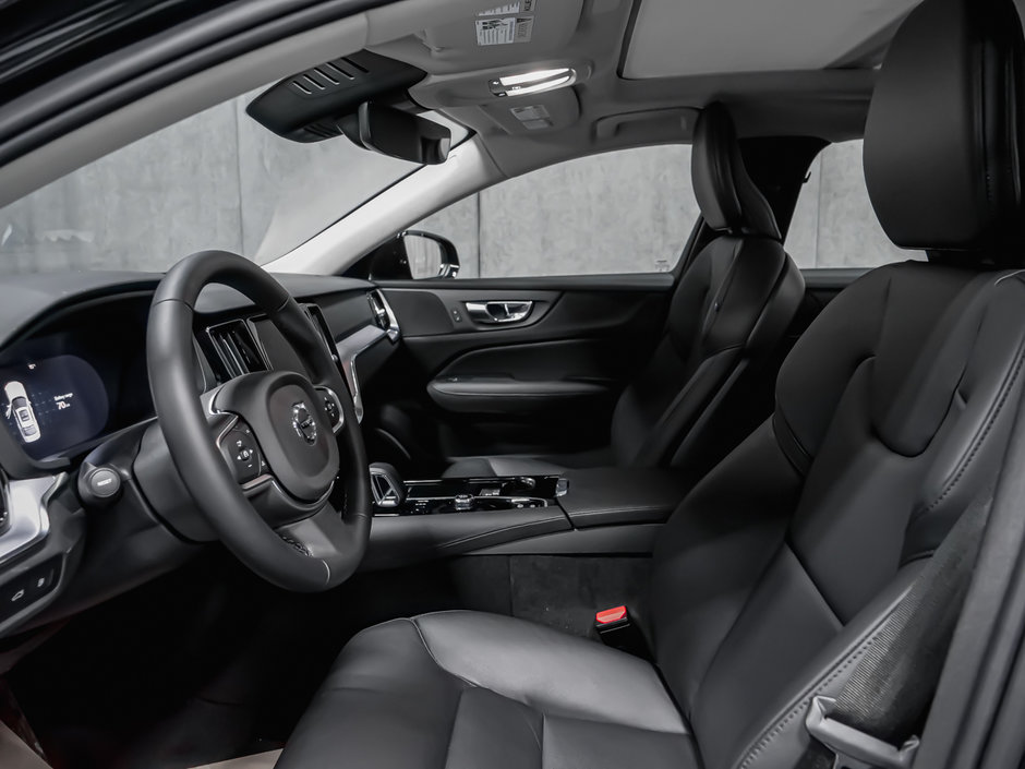 Volvo S60 Plug-In Hybrid Core Dark 2025-19