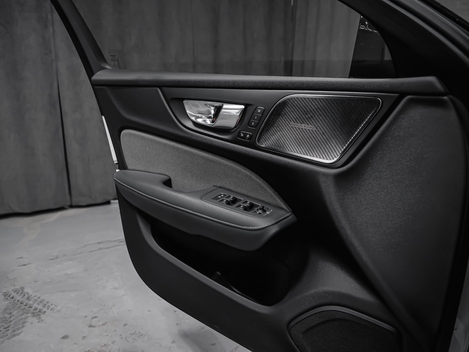 2021 Volvo S60 Recharge T8 R-DESIGN ADVANCED CLIMATE POLESTAR-10