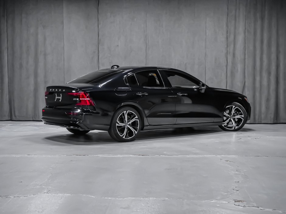 Volvo S60 B5 PLUS DARK 2023-2