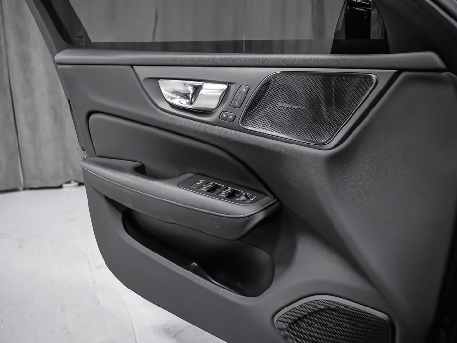 Volvo S60 B5 PLUS DARK 2023-10