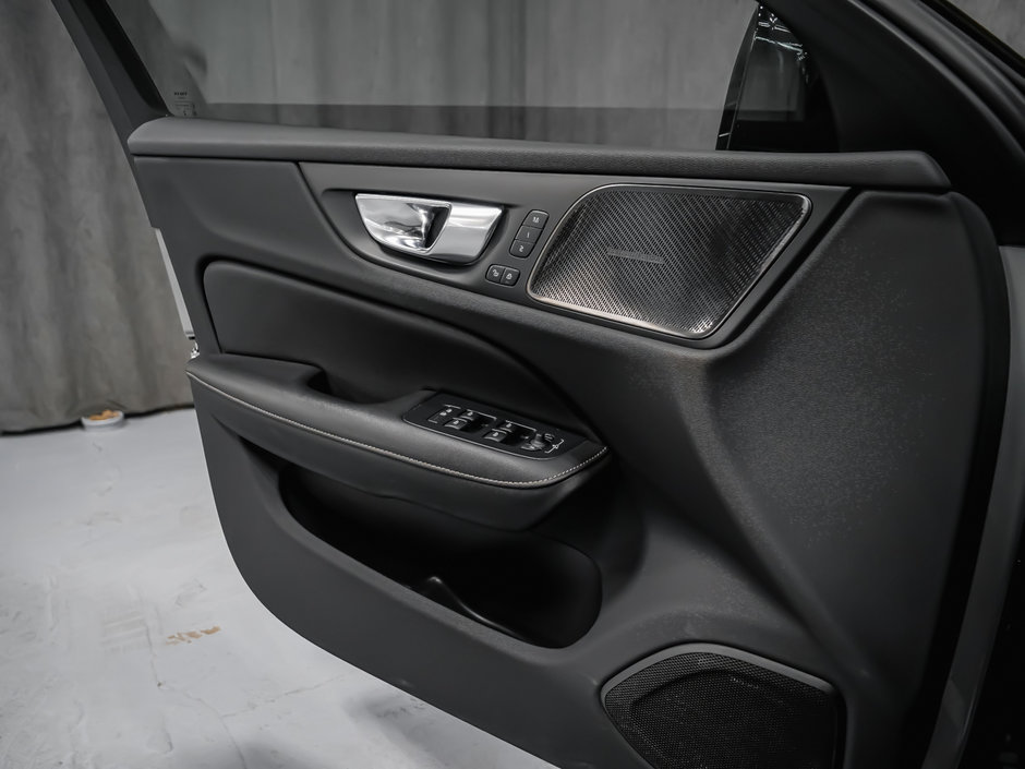 Volvo S60 B5 ULTIMATE DARK 2024-8