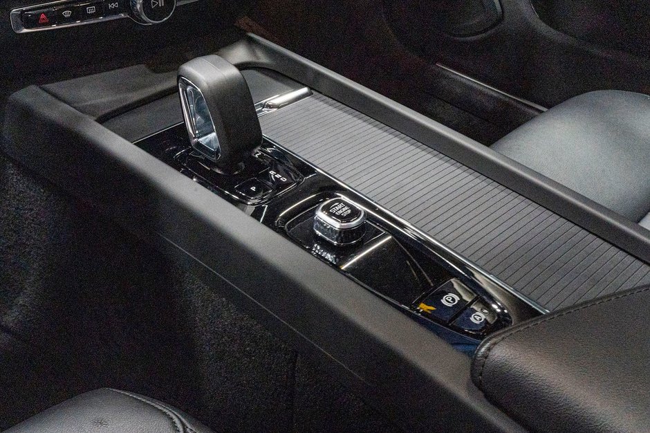 2024 Volvo S60 B5 CORE DARK CLIMATE-10