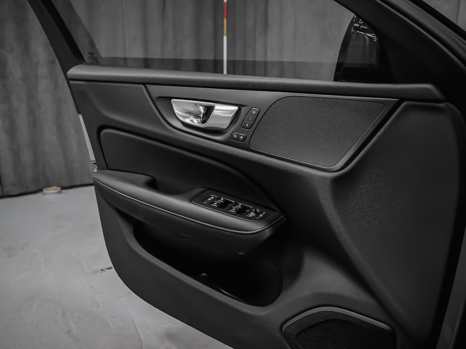 2024 Volvo S60 B5 PLUS DARK CLIMATE-12