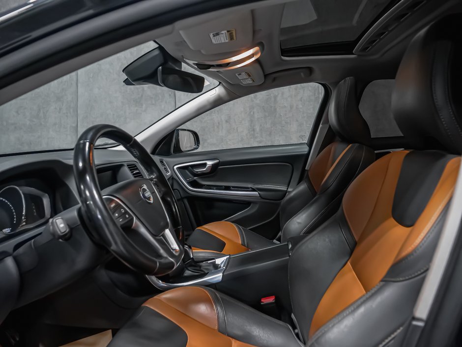 2018 Volvo V60 Cross Country PREMIER-12