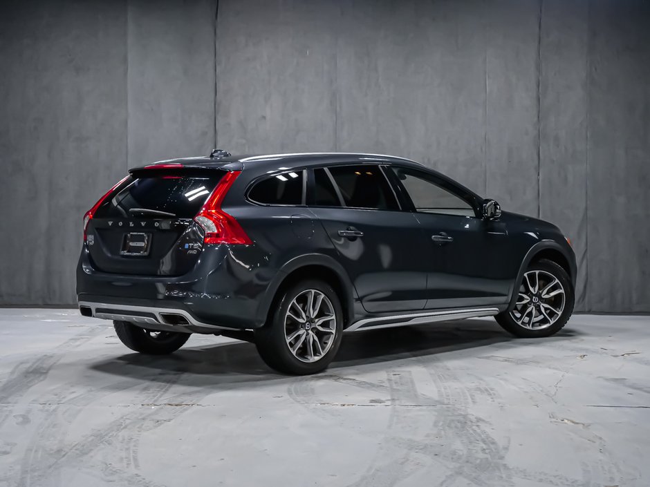 2018 Volvo V60 Cross Country PREMIER-2