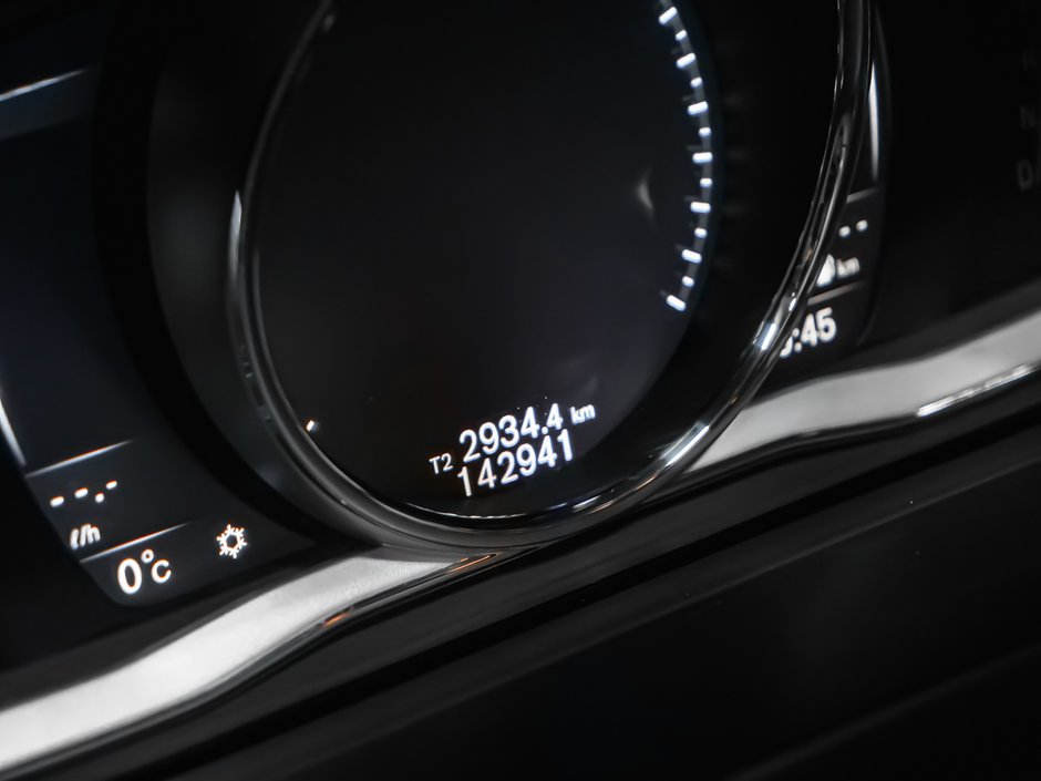 2018 Volvo V60 Cross Country PREMIER-9