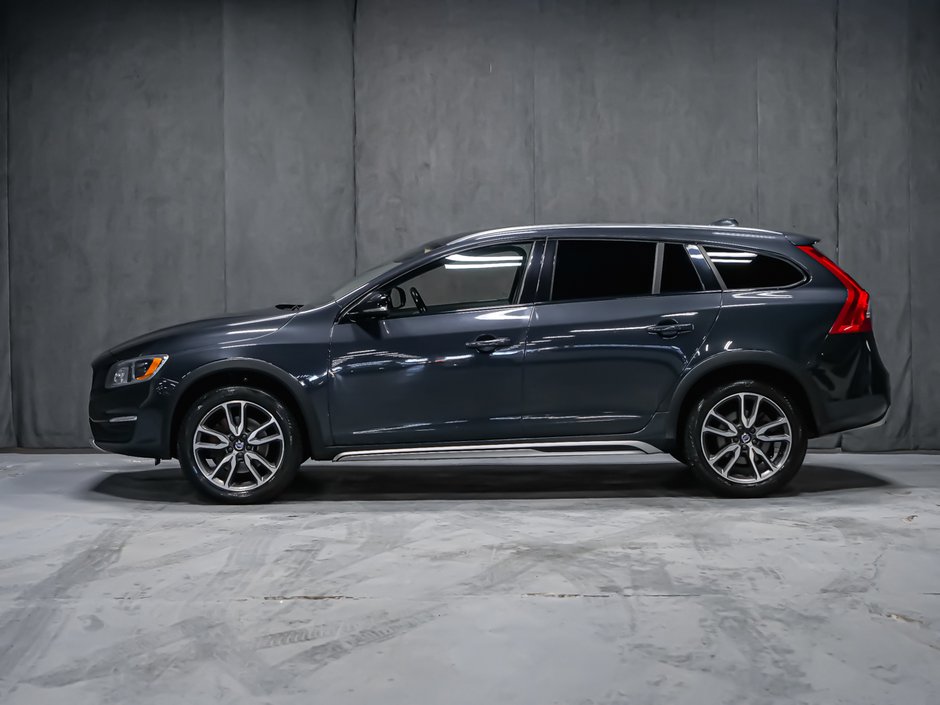 2018 Volvo V60 Cross Country PREMIER-4