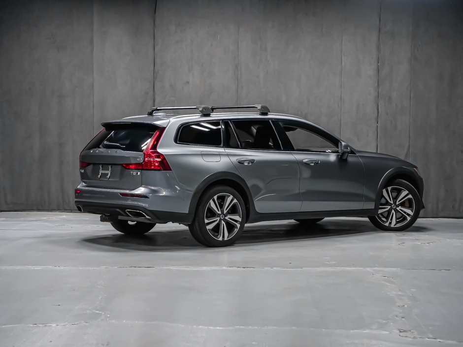 Volvo V60 Cross Country MOMENTUM 2019-2