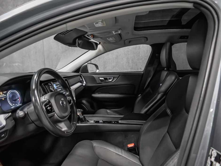 Volvo V60 Cross Country MOMENTUM 2019-12
