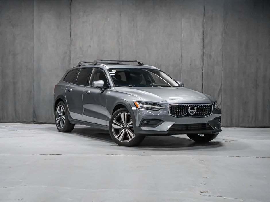 Volvo V60 Cross Country MOMENTUM 2019-1