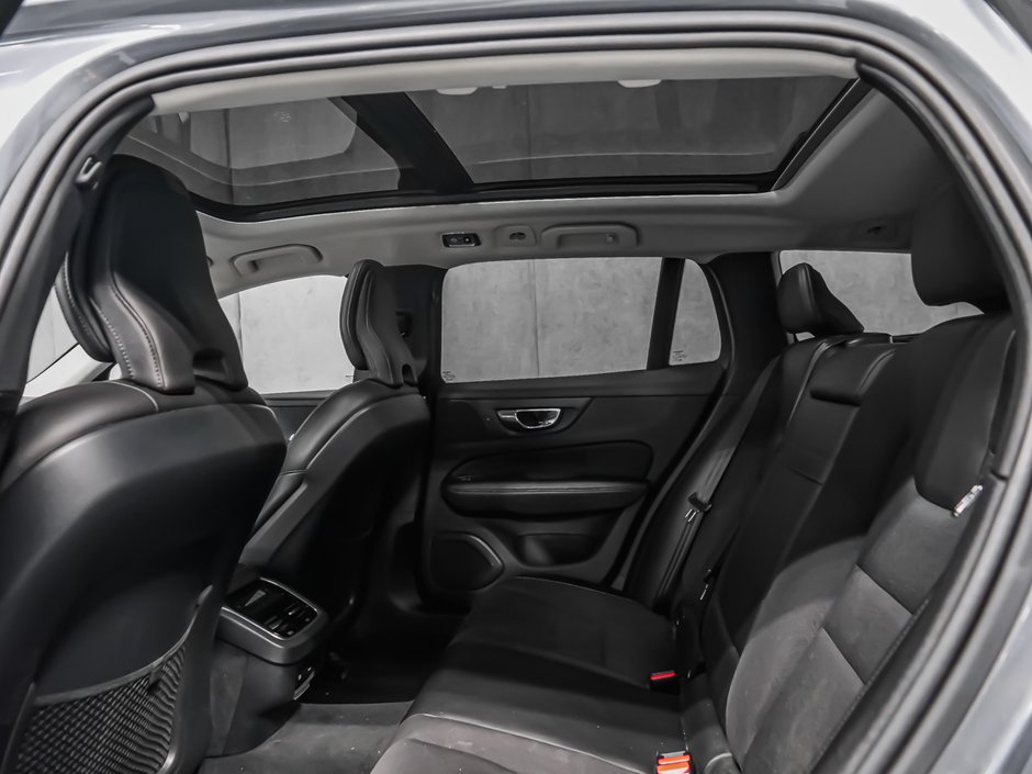 Volvo V60 Cross Country MOMENTUM 2019-13