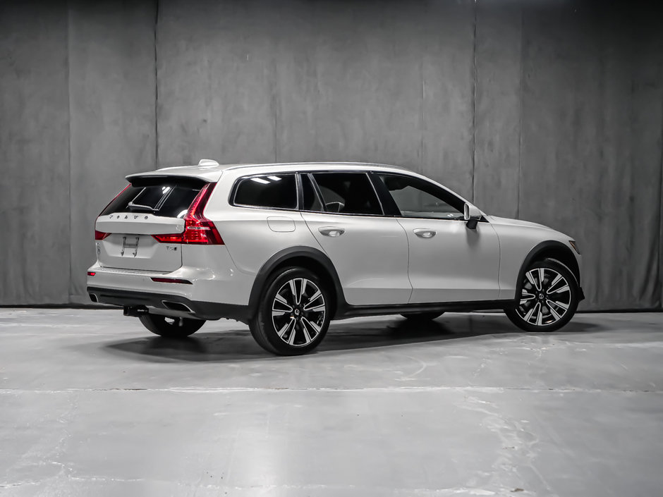2021 Volvo V60 Cross Country-2
