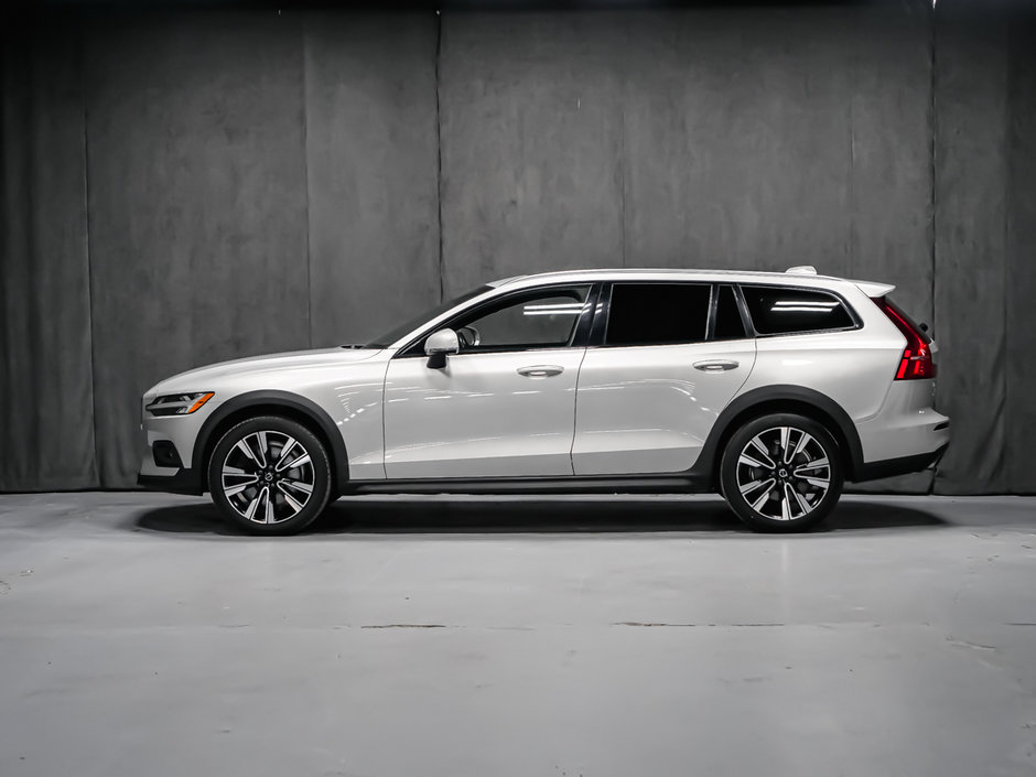 2021 Volvo V60 Cross Country-3