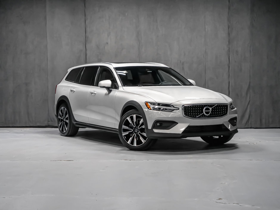 2021 Volvo V60 Cross Country-1