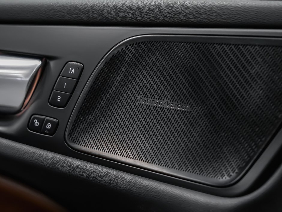 2023 Volvo V60 Cross Country B5 ULTIMATE POLESTAR-10