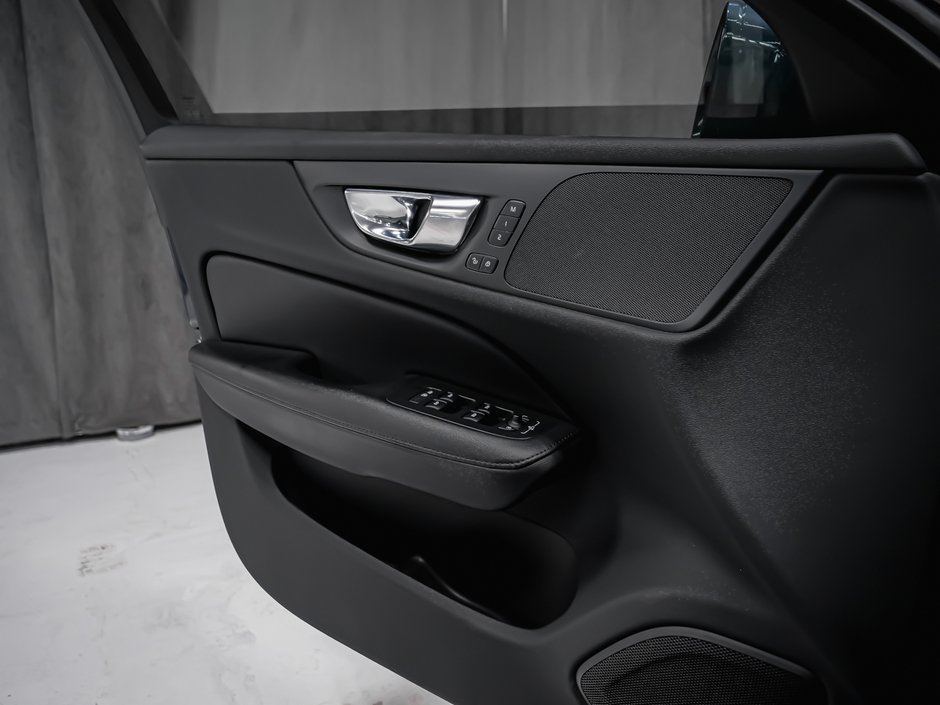 2023 Volvo V60 Cross Country B5 CORE CLIMATE-8