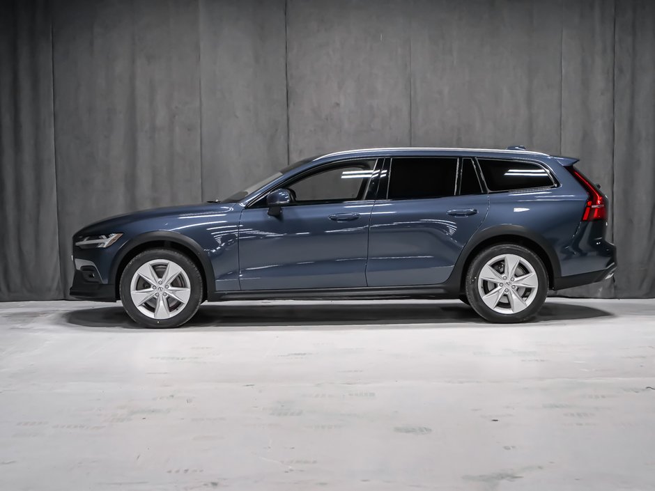 2023 Volvo V60 Cross Country B5 CORE CLIMATE-2
