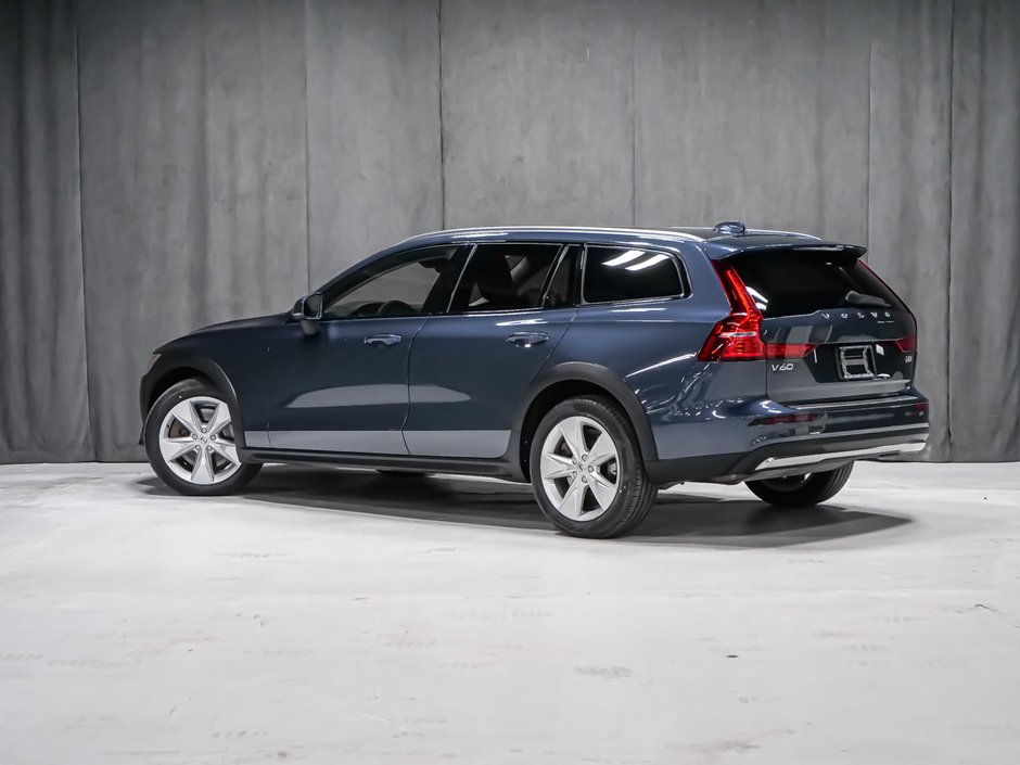 2023 Volvo V60 Cross Country B5 CORE CLIMATE-3
