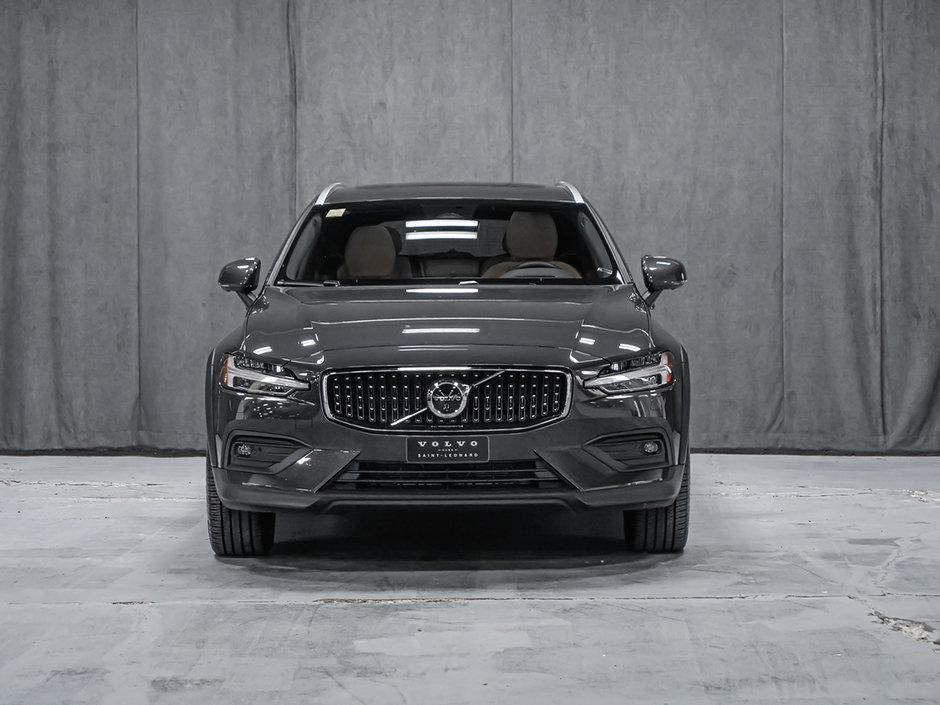 2024 Volvo V60 Cross Country ULTIMATE-7