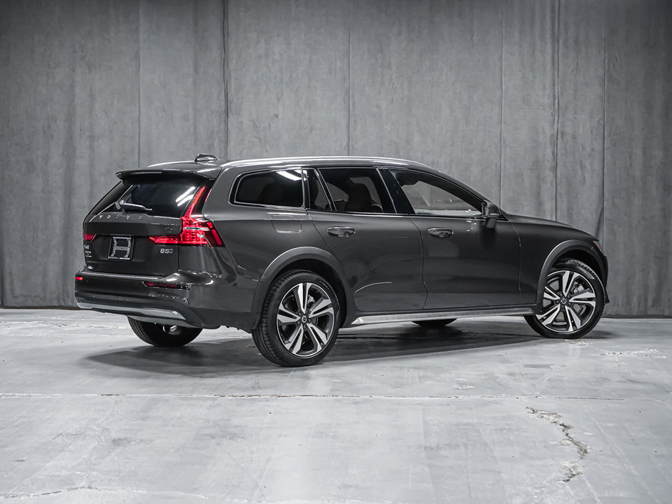 2024 Volvo V60 Cross Country ULTIMATE-4