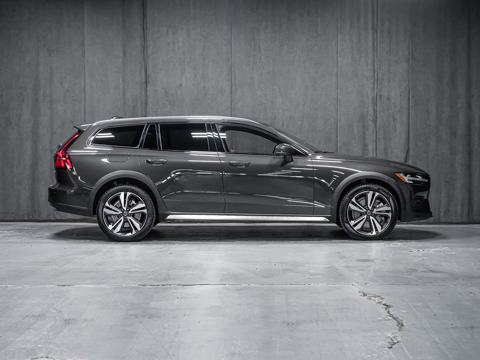 2024 Volvo V60 Cross Country ULTIMATE-5