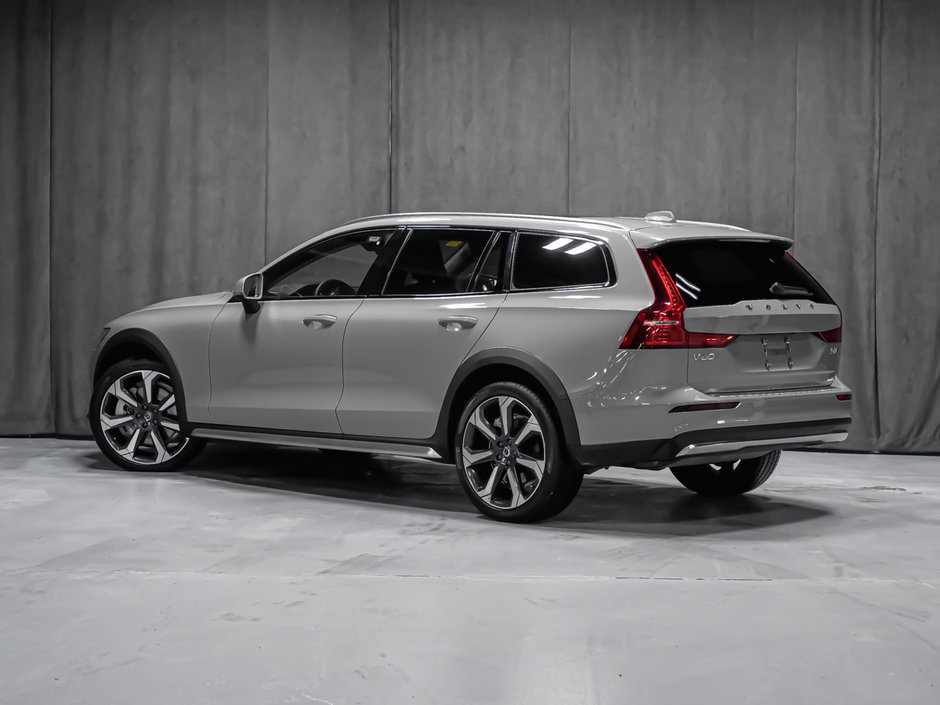 Volvo V60 Cross Country ULTIMATE 2024-2