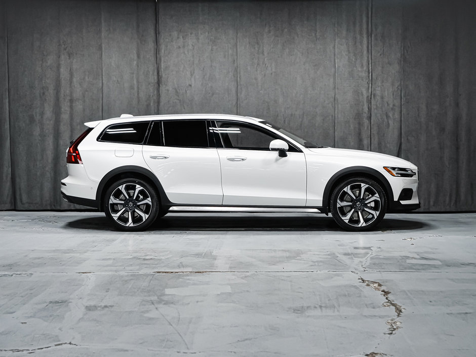 2025 Volvo V60 Cross Country Ultra-3