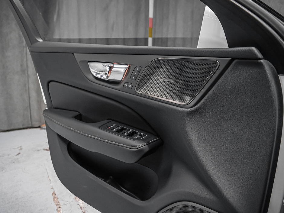 2025 Volvo V60 Cross Country Ultra-14