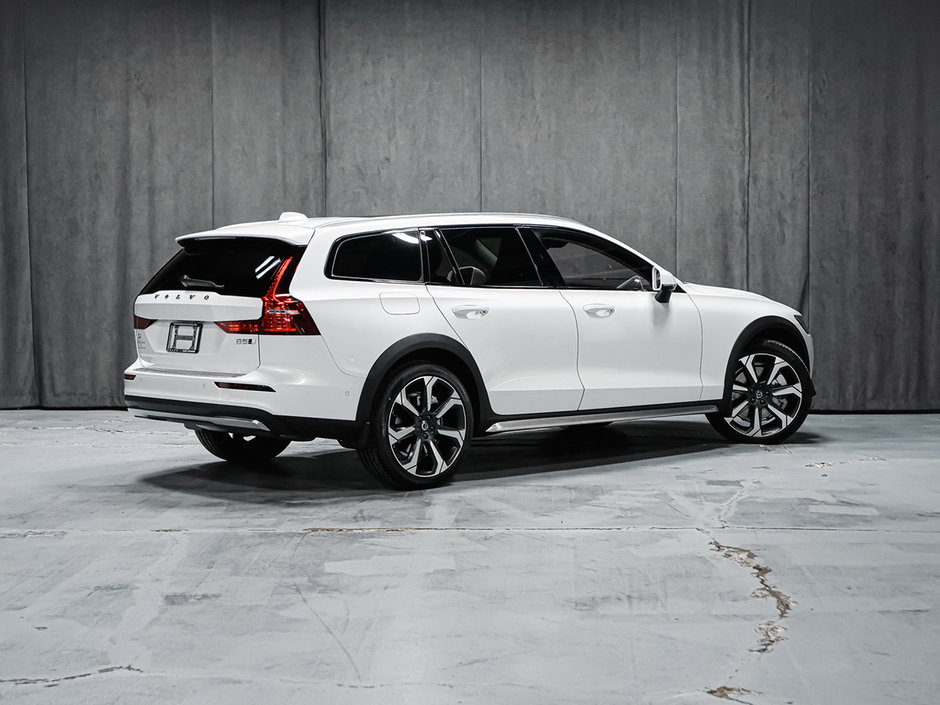 2025 Volvo V60 Cross Country Ultra-5