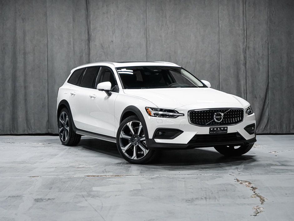 2025 Volvo V60 Cross Country Ultra-1