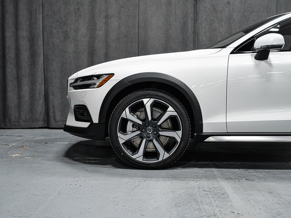 2025 Volvo V60 Cross Country Ultra-7