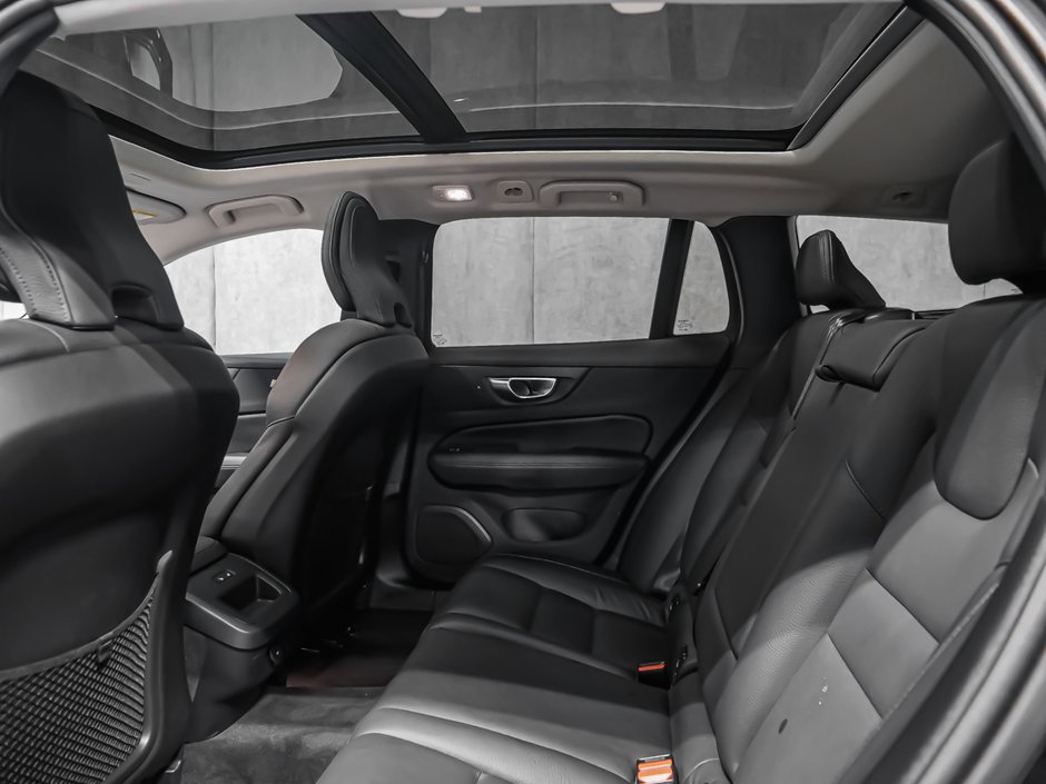 Volvo V60 Cross Country B6 PLUS CLIMATE 2025-12